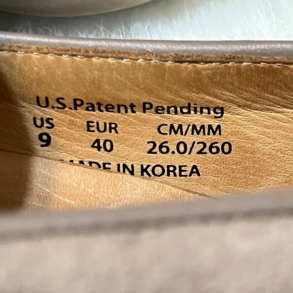 Bill Blass Sutton Suede Sneaker Center Size 9 tan - Picture 11 of 11